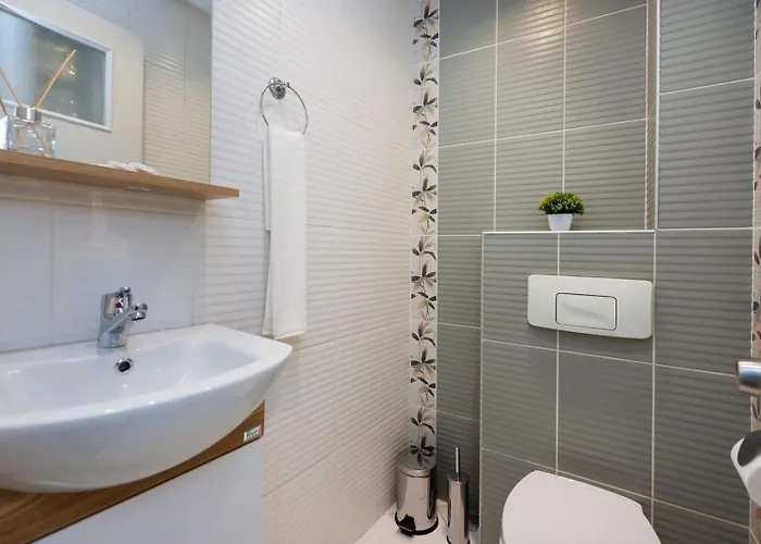 Отель Grand Bright 3*